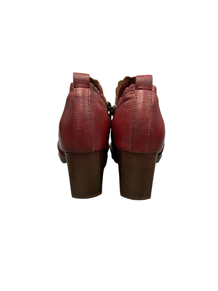 L'Artiste Shoe Size 38 Red Leather Boots(Ankle)