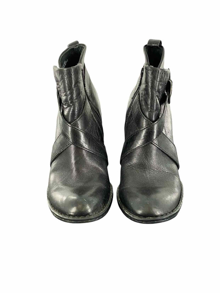 Born Shoe Size 7.5 Black Boots(Ankle)