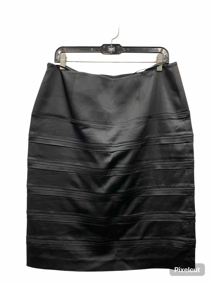 Calvin Klein Size L Black Skirt