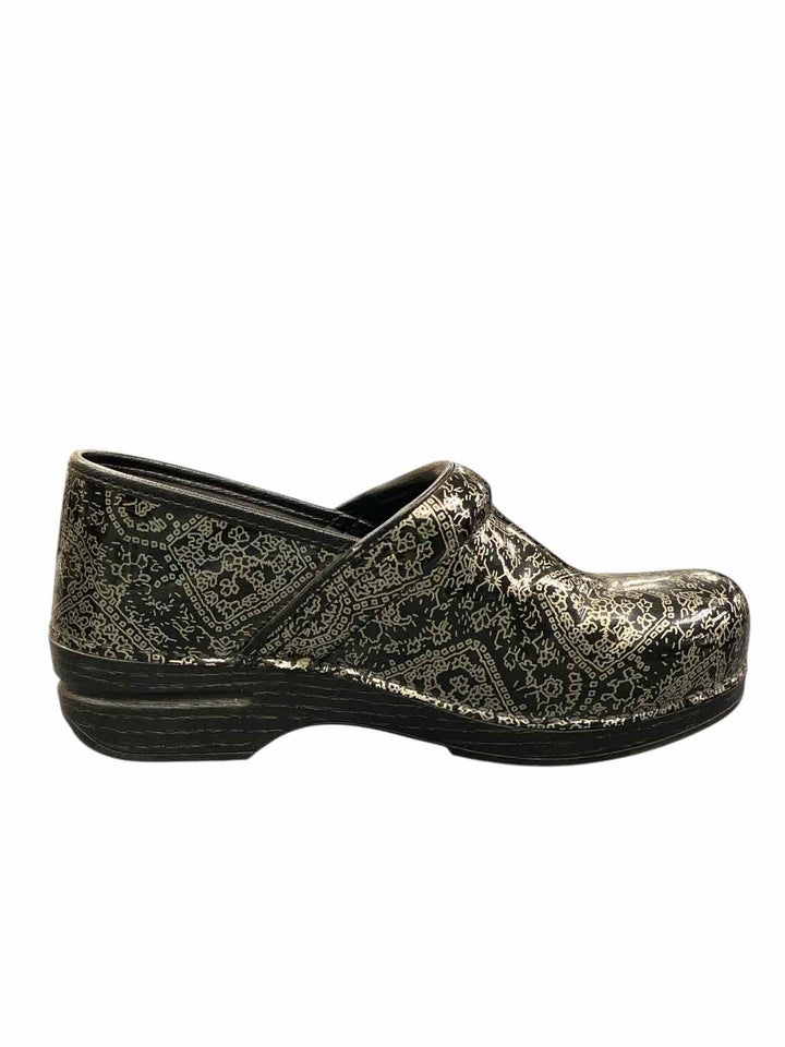 Dansko Shoe Size 40 Black Print Loafers