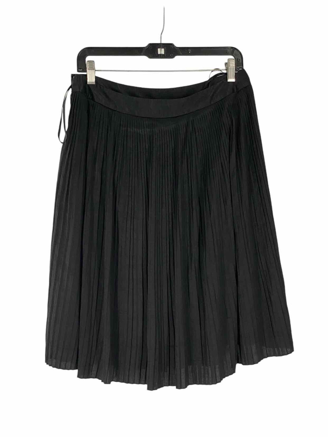 Anne Klein Size 8 Black Pleated Skirt