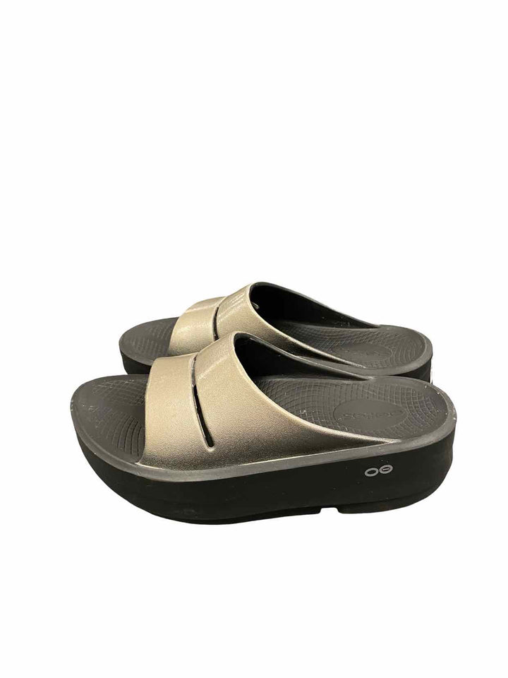 Oofos Shoe Size 8 Gray OOmega OOahh Luxe Platfrom Slide Sandals