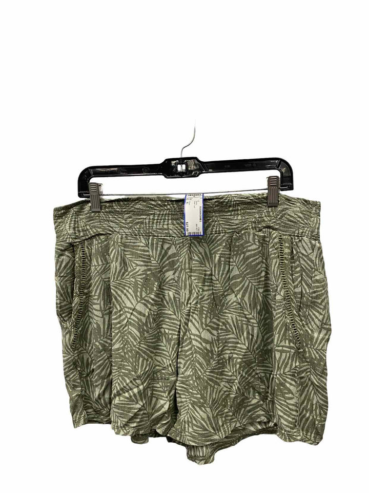 3 Dots Size XL Green Leaf Shorts