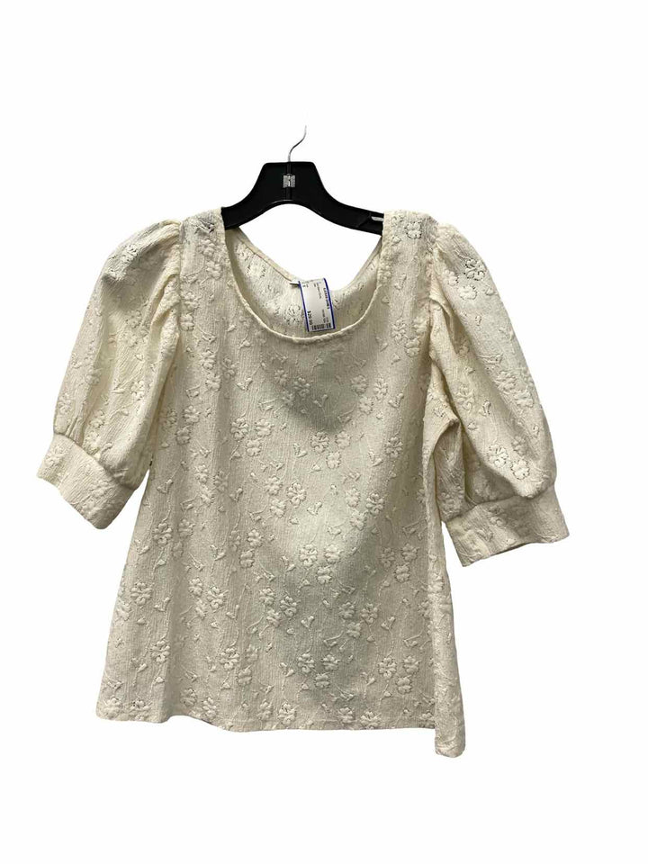Cece Size M Cream Short Sleeve Shirts