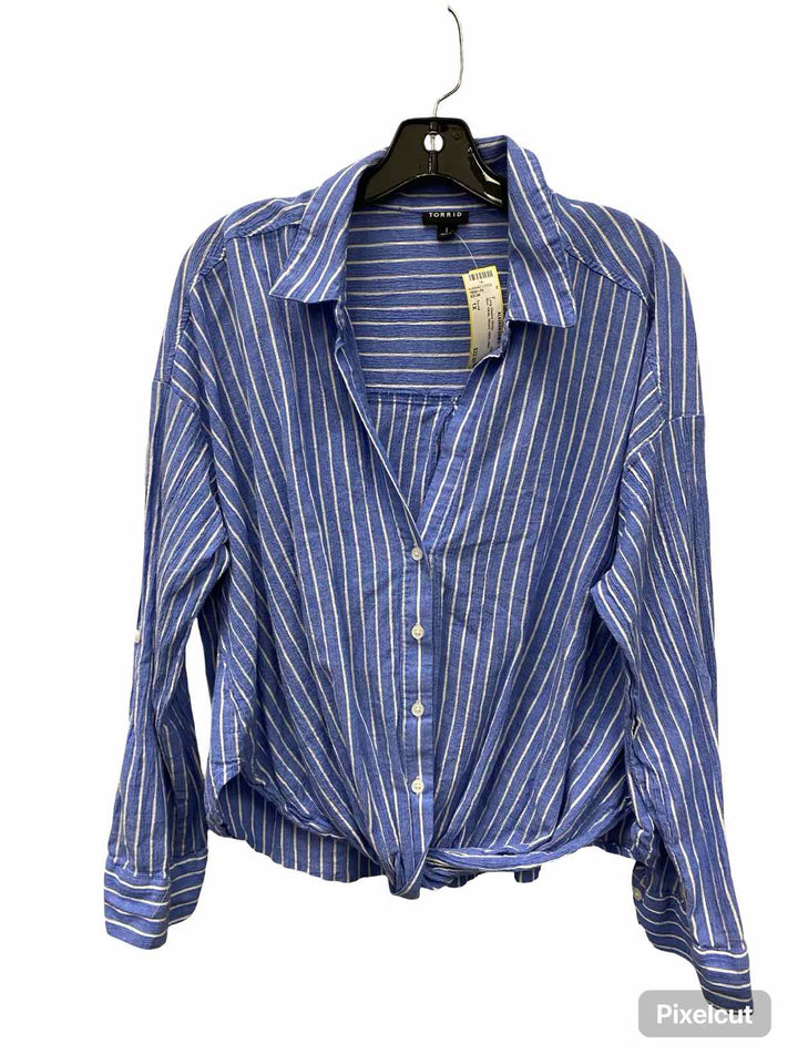 Torrid Size 1X Blue White Striped 100% cotton Long Sleeve Shirts