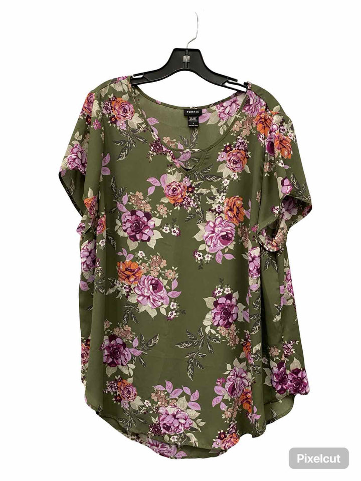 Torrid Size 2(L) Green Pink Floral Short Sleeve Shirts