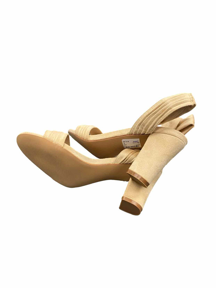 Cotigo Shoe Size 7 Cream Manmade Heels