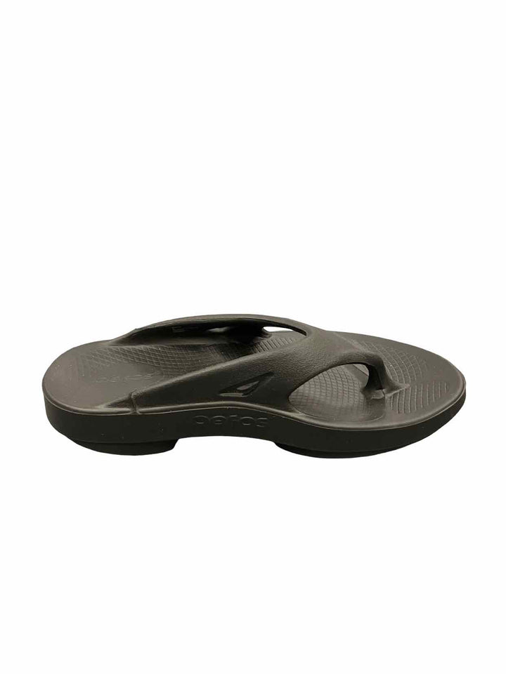 Oofos Shoe Size 39 Black OOriginal Recovery Flip flop NWT Sandals