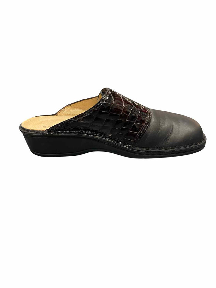 Finn Comfort Shoe Size 40 Black Crocodile Embossed Aussee Clogs
