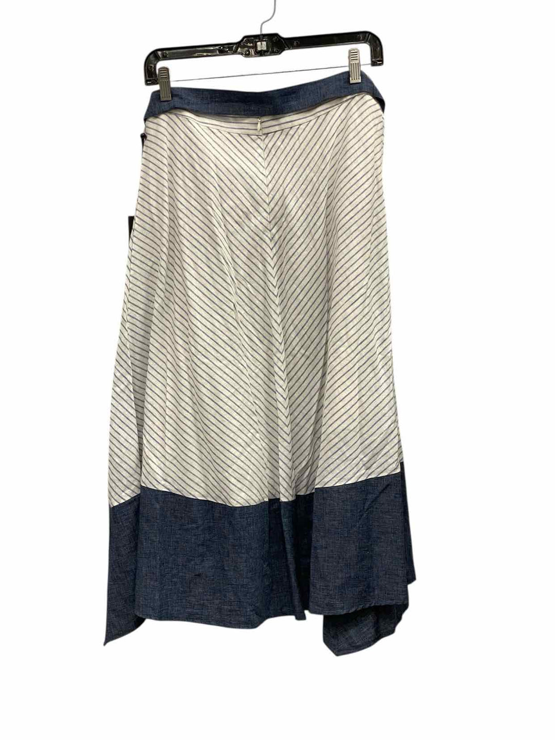 DKNY Size 4 Blueish stripe 100% cotton Skirt