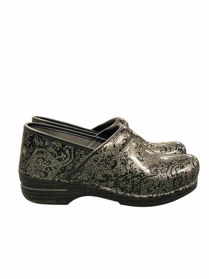 Dansko Shoe Size 40 Black Print Loafers