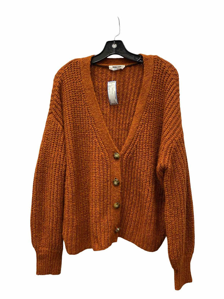 Double Zero Size M Brown Sweater