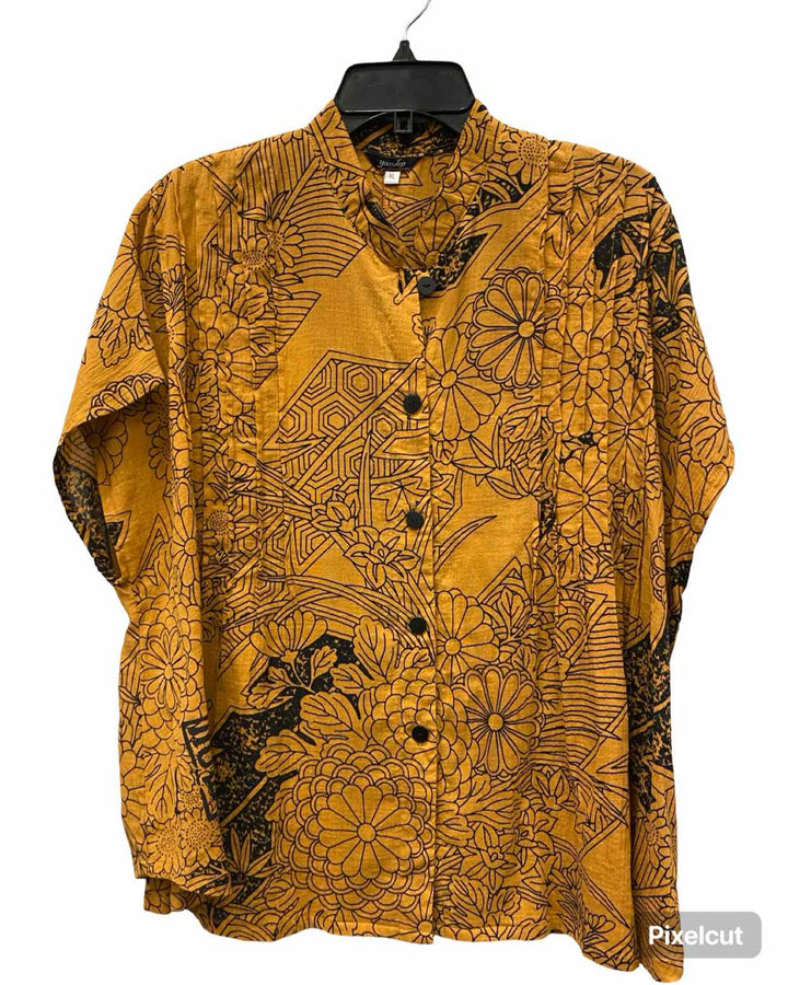 Yasuko Kuriska Size XL Orange Black Print Short Sleeve Shirts