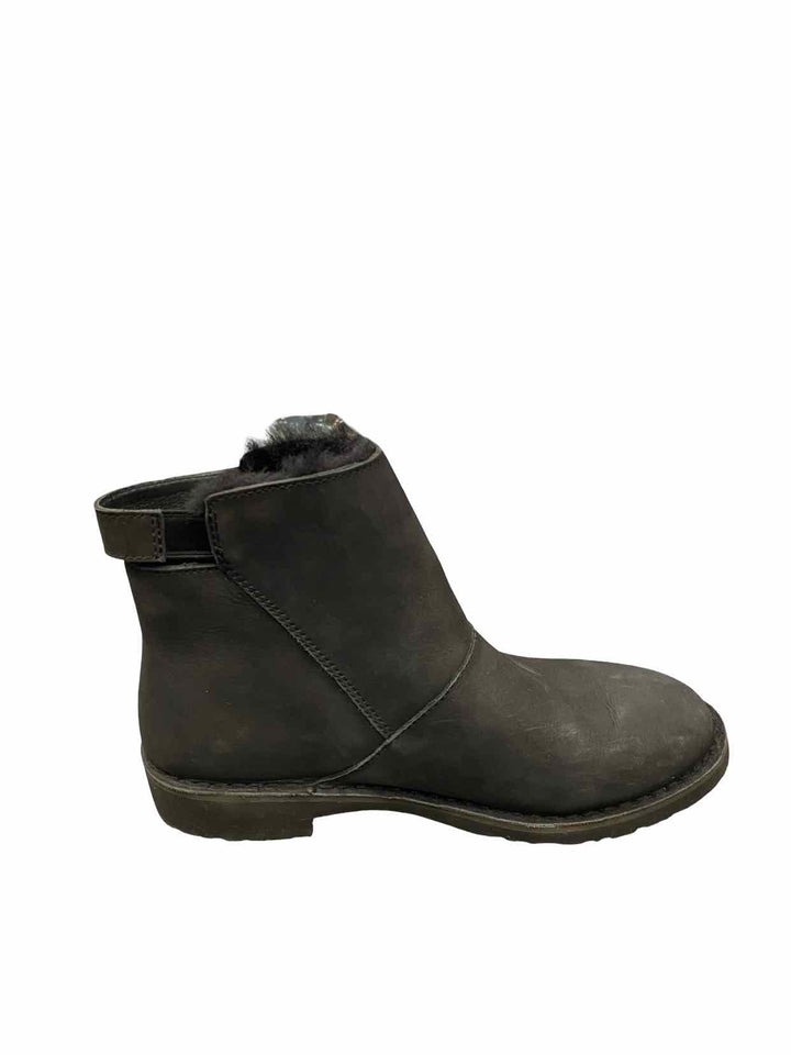 UGG Shoe Size 9 Black Sheepskin Lined Kayel Leather Boots(Ankle)