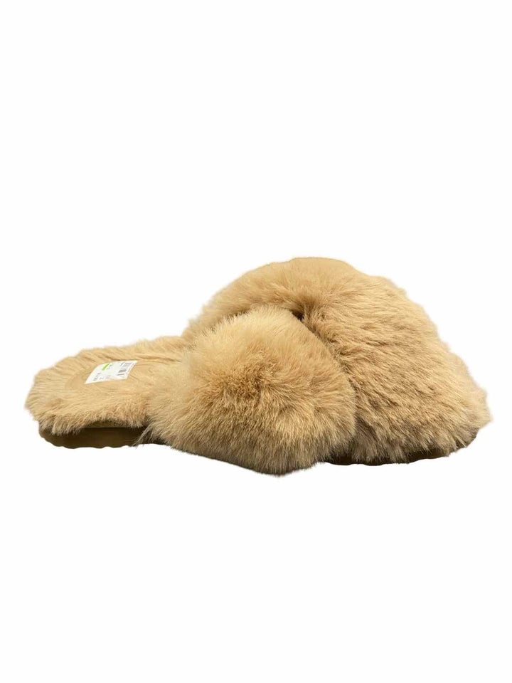Unknown Brand Shoe Size 9 Tan Slippers