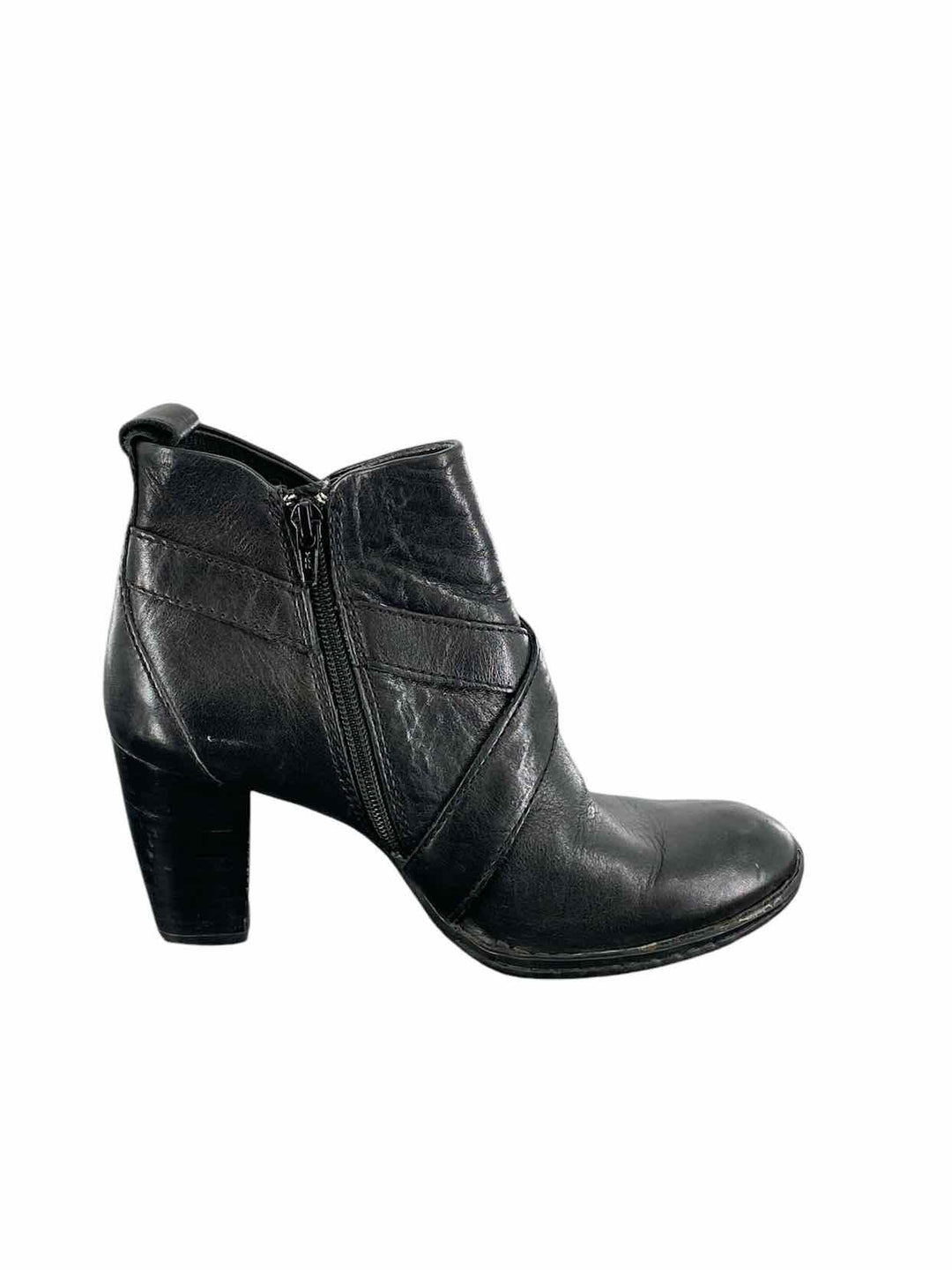 Born Shoe Size 7.5 Black Boots(Ankle)