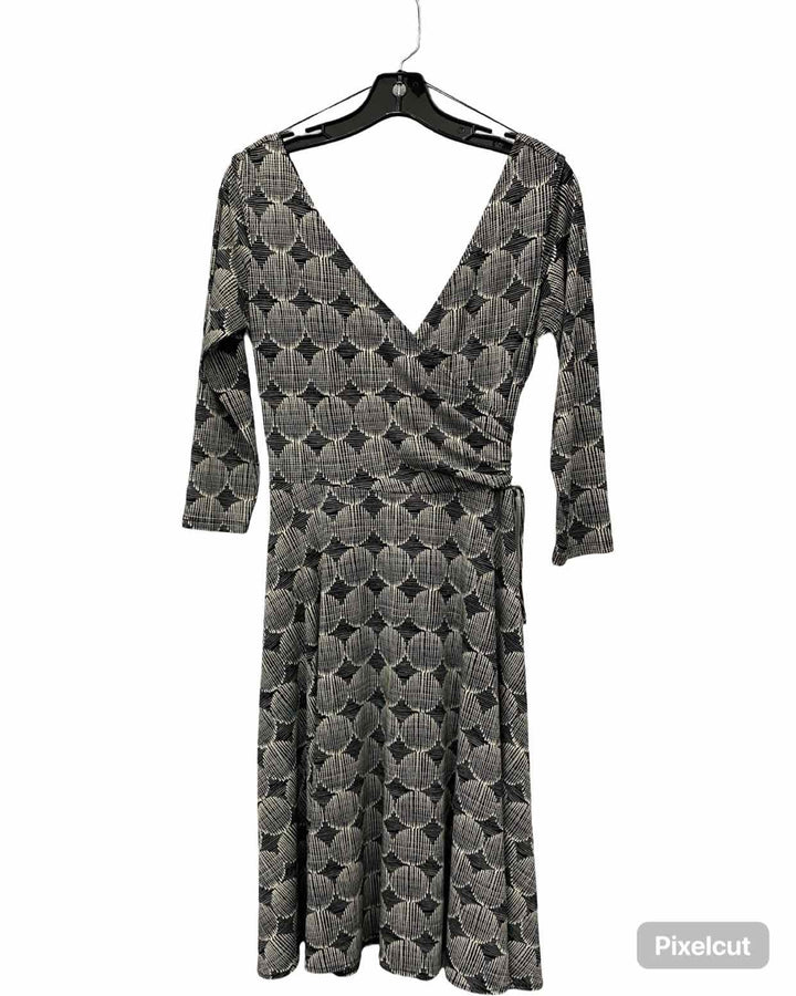 London Times Size 8 Black White Dress