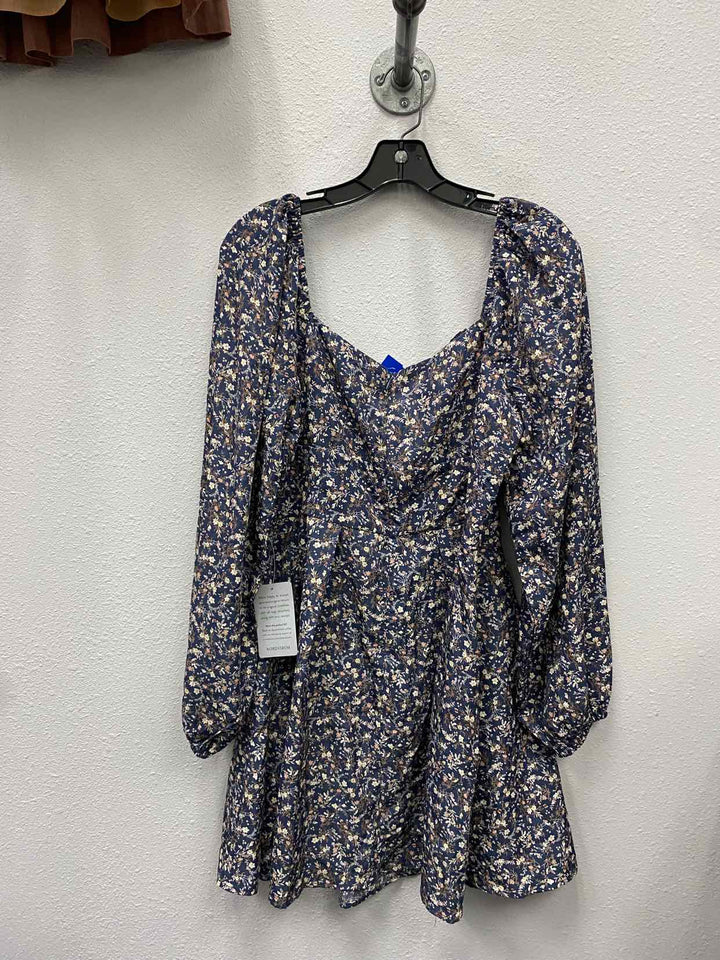 LUSH Size M Blue Beige Floral Dress