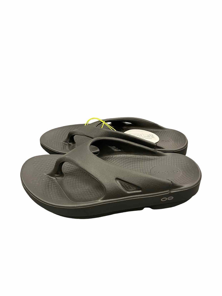 Oofos Shoe Size 39 Black OOriginal Recovery Flip flop NWT Sandals
