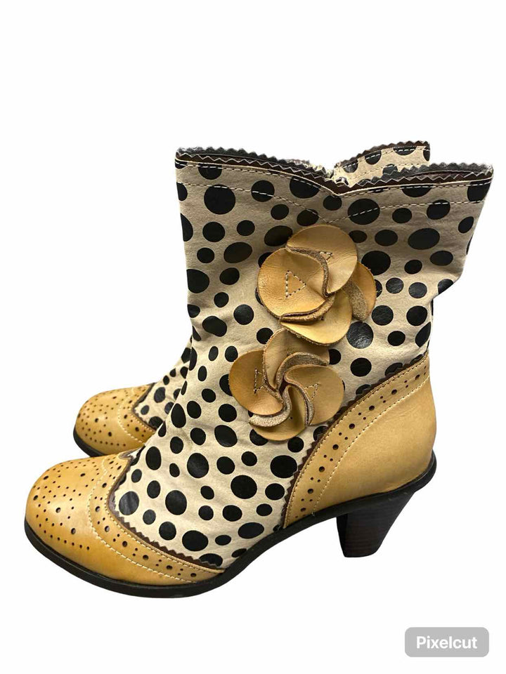 L'Artiste Shoe Size 40 Beige Polka Dot Leather Perignon Boots(Ankle)