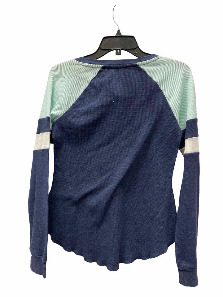 NHL Size M Navy Seattle Seahawks Long Sleeve Shirts