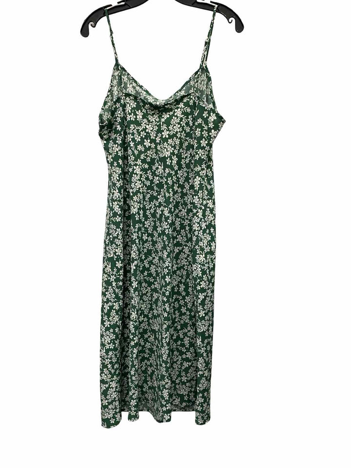Studio B by Bobeau Size XL Green White Floral Dress