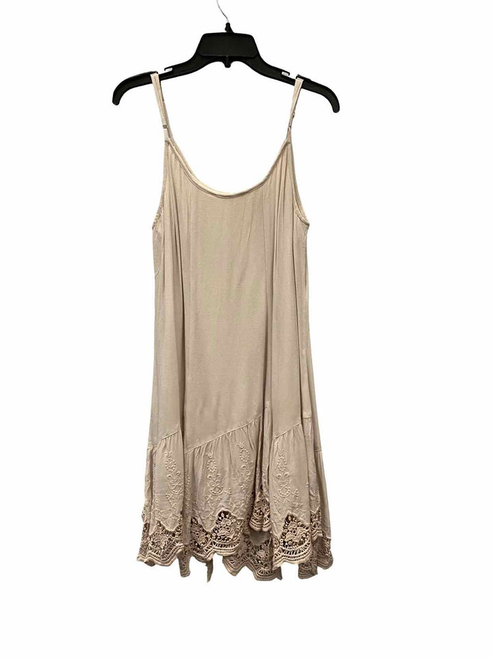 Lovestitch Size M Cream Dress