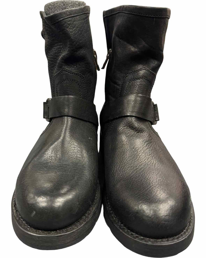 OluKai Shoe Size 7 Black Leather Nahuku Boots(Ankle)