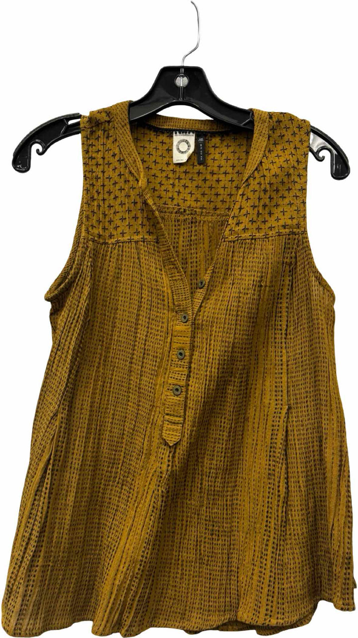 Akemi + Kin Size 2 Yellow Black Dashes Tank Top