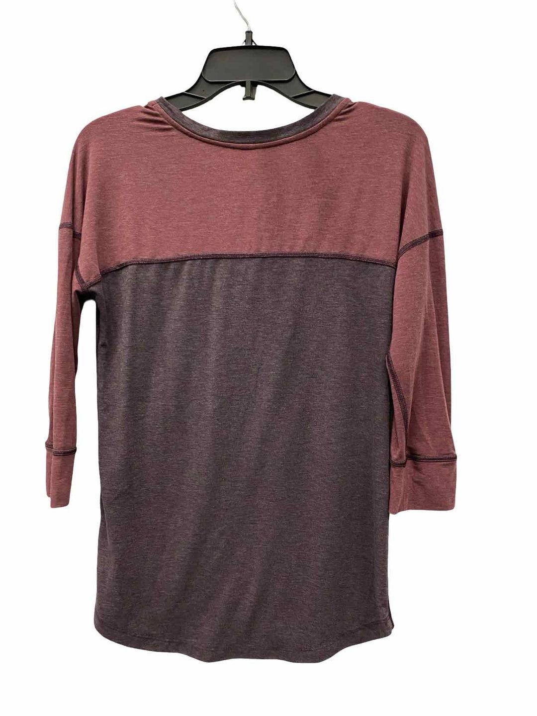 The North Face Size XS Maroon Athletic Long Sleeve