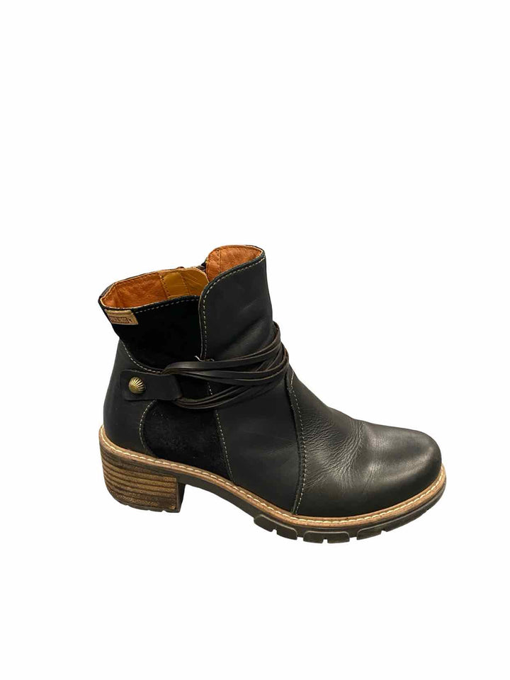 Pikolinos Shoe Size 37 Black Leather Boots(Ankle)