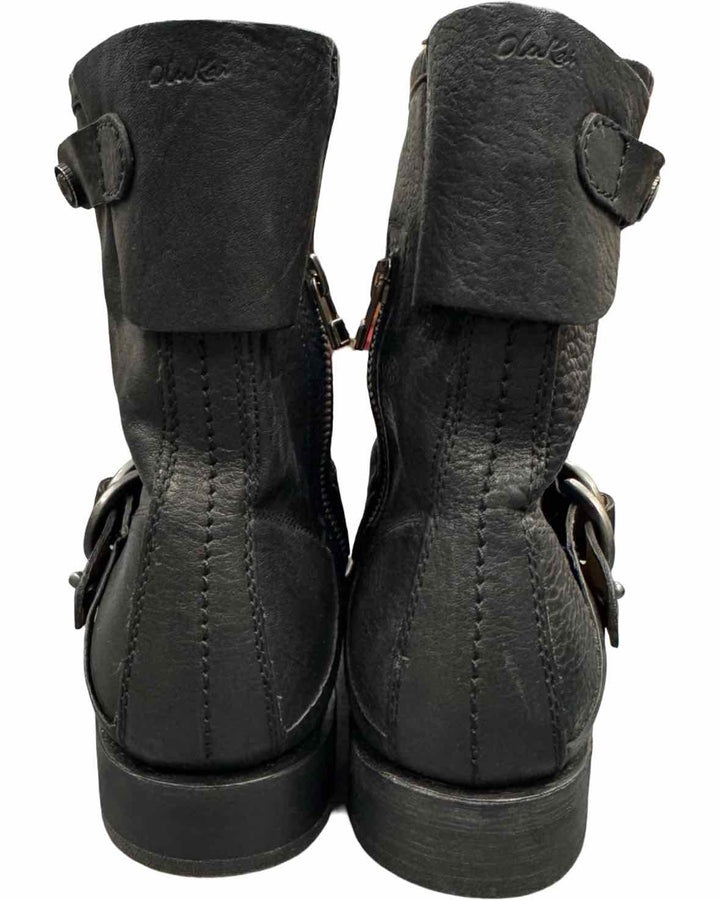 OluKai Shoe Size 7 Black Leather Nahuku Boots(Ankle)