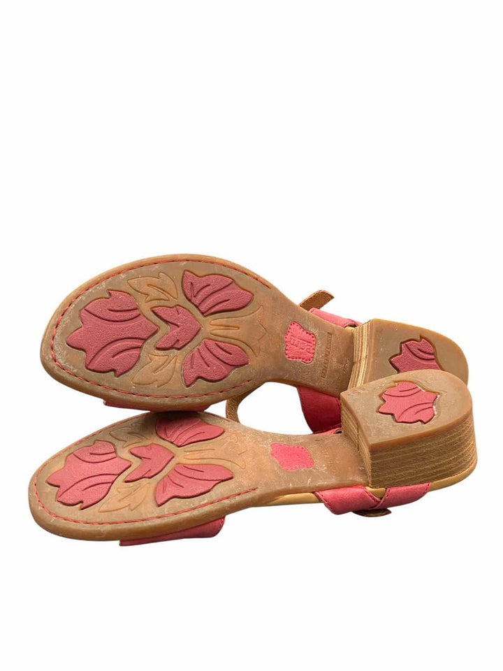 Born Shoe Size 9 Pink Leather Sandals
