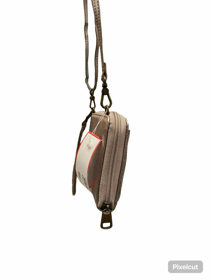 The Sak Silver Iris Smartphone Crossbody Purse