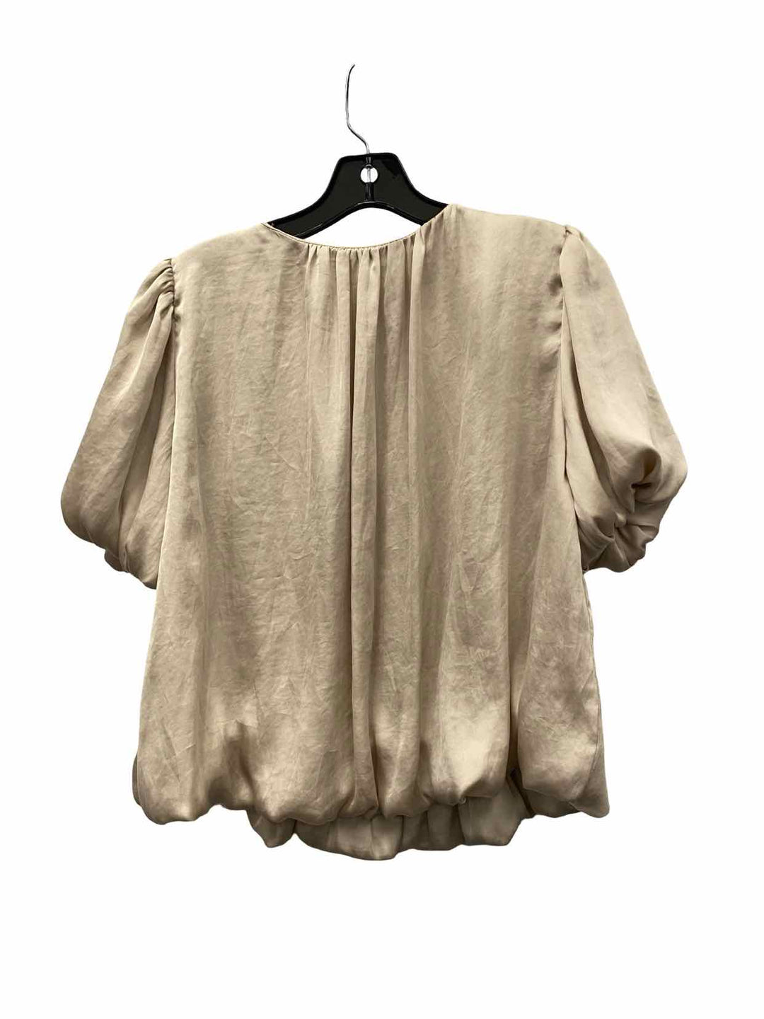 ASTR Size M Champagne Short Sleeve Shirts