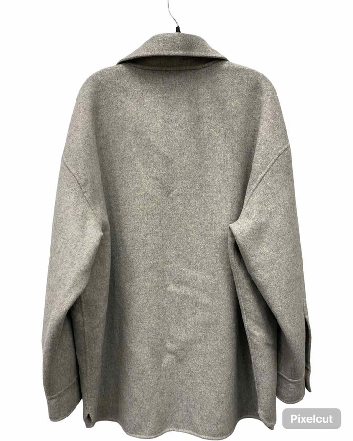 Banana Republic Size XL Grey Coat(short)