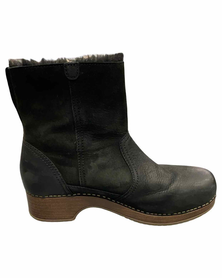 Dansko Shoe Size 38 Black Leather Bettie Shearling Lined Clog Boots(Ankle)