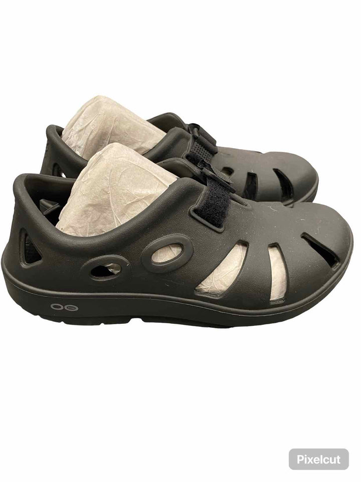 Oofos Shoe Size 39 Black OOcandoo Recovery Sandals