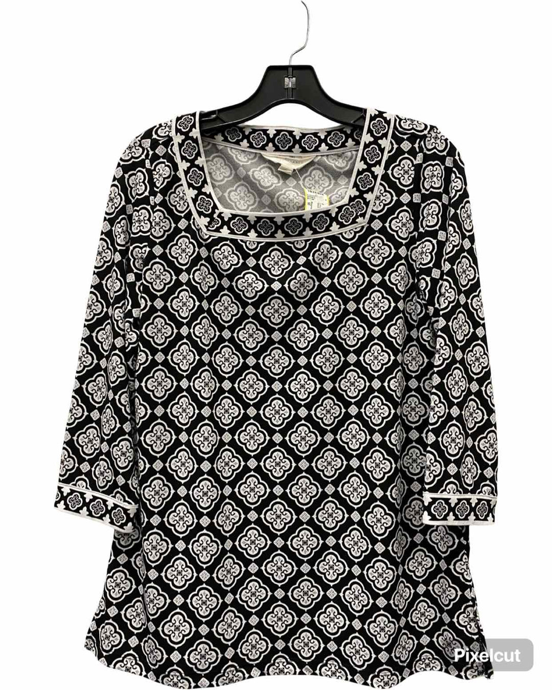 Magnolia Size M Black White Print Long Sleeve Shirts
