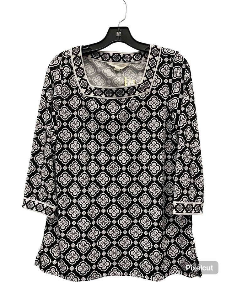 Magnolia Size M Black White Print Long Sleeve Shirts