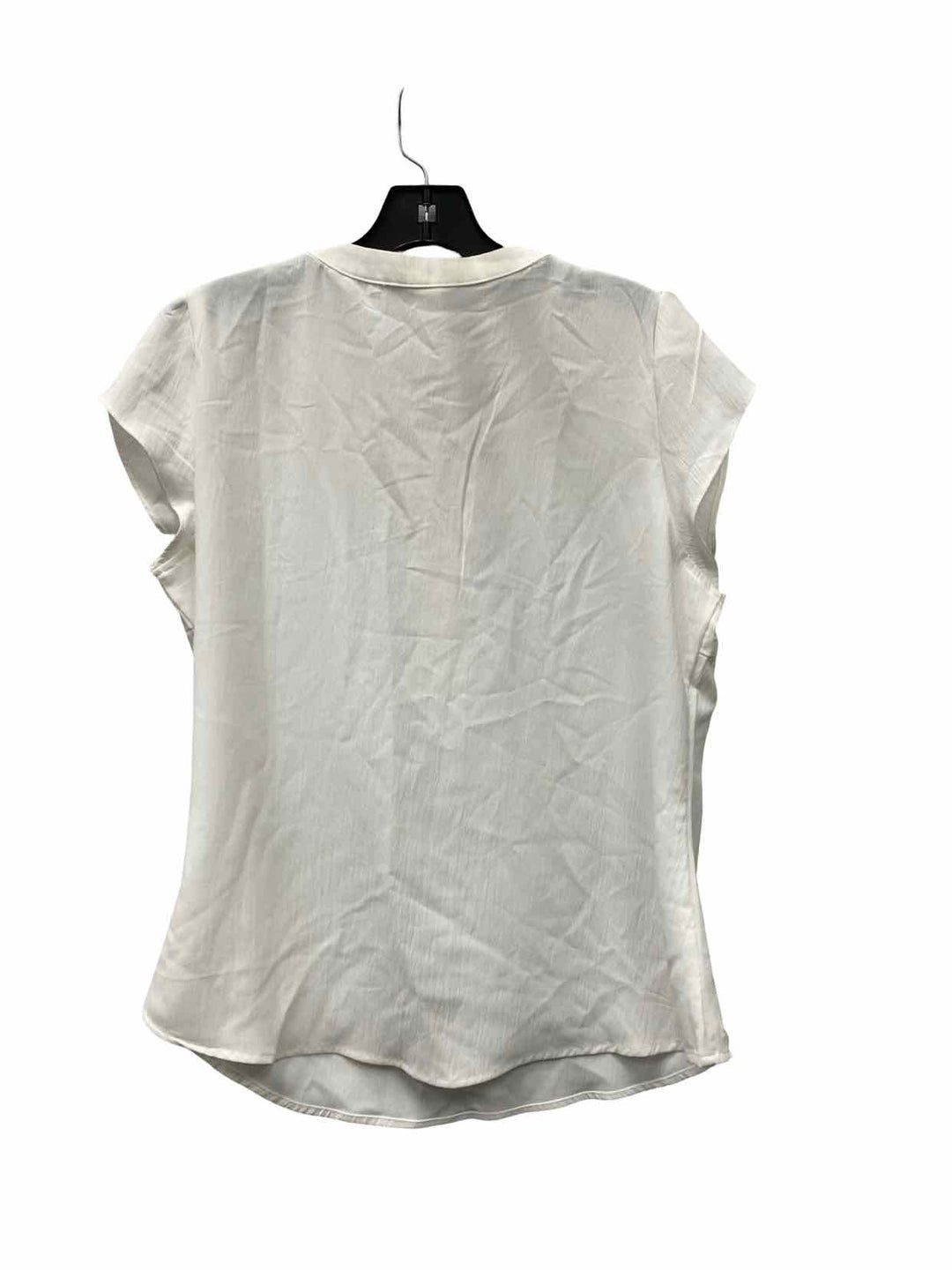 B Size M White Short Sleeve Shirts