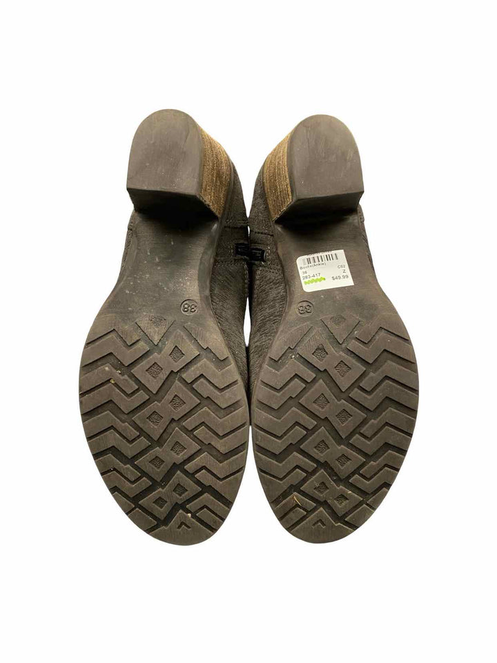 Taos Shoe Size 38 Grey Suede Shaka 2 Boots(Ankle)