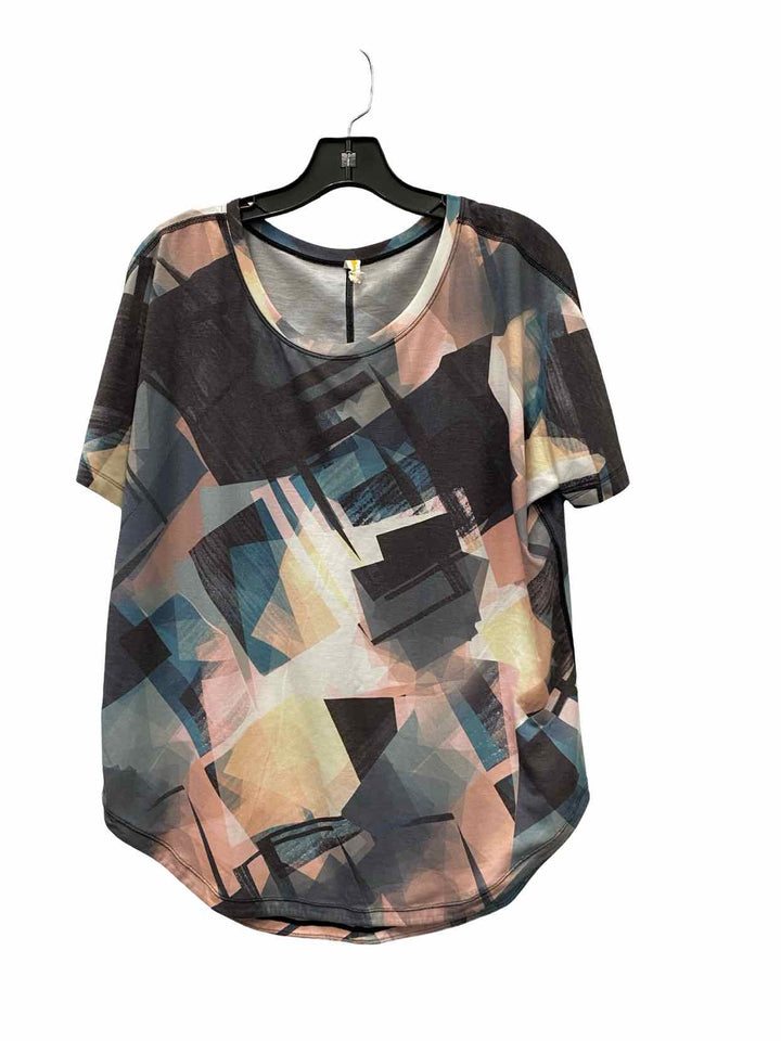 Lucy Size L Multi-Color Athletic Long Sleeve