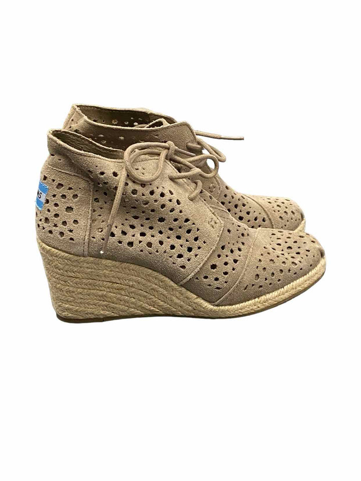 Toms Shoe Size 6 Beige Suede Boots(Ankle)