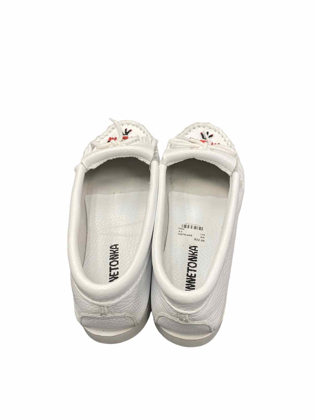 Minnetonka Shoe Size 8.5 White Flats